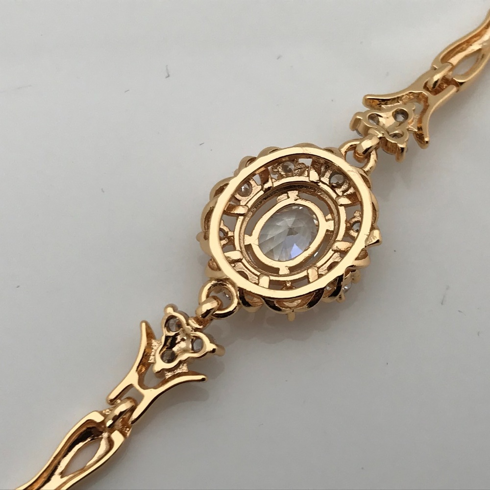 Valentines Bracelet Gold Tone Metal Crystal Accent - Picture 4 of 8